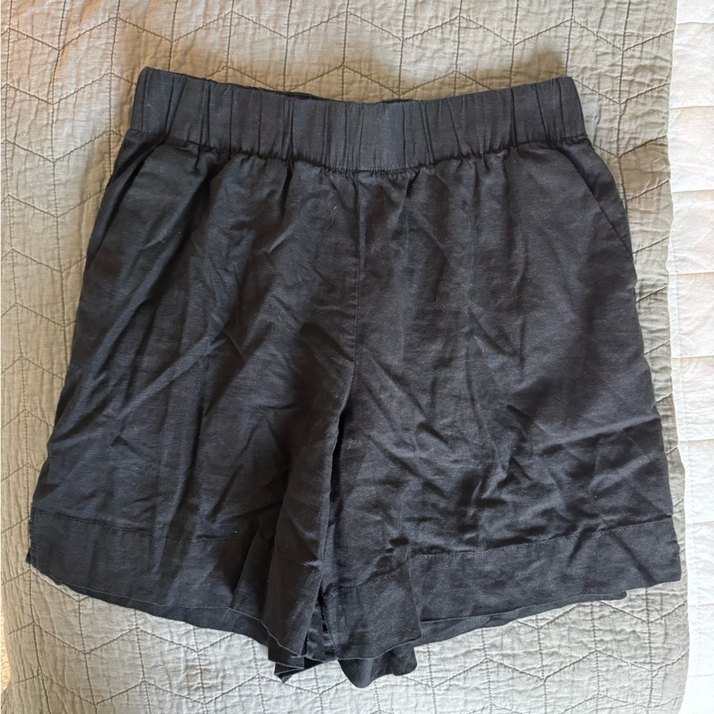 Gap women’s Black Linen High Waist Shorts size Medium Tall